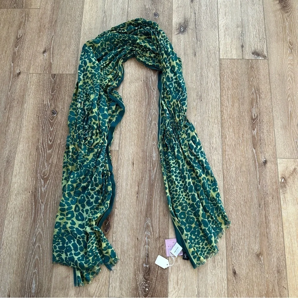 Cuccia Collection by Violet Del Mar Green & Blue Leopard Wool Blend Scarf NWT